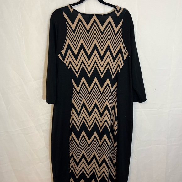 Black and Tan Dress - Picture 2 of 3